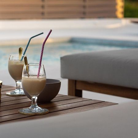 Beach Haven House With Pool And Jacuzzi Каштела Екстер'єр фото