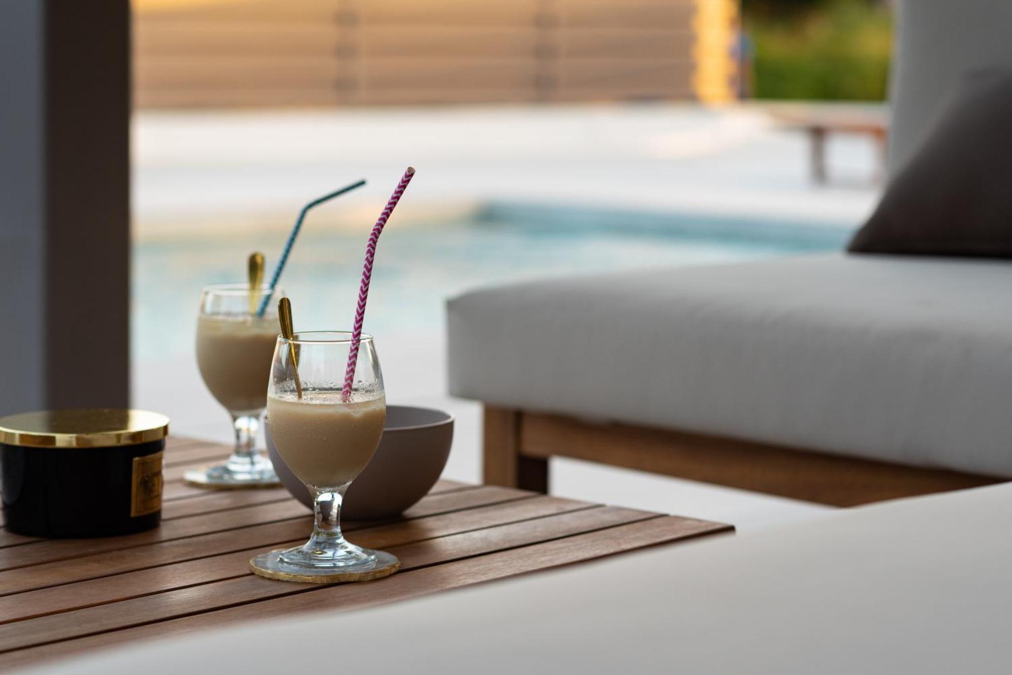 Beach Haven House With Pool And Jacuzzi Каштела Екстер'єр фото