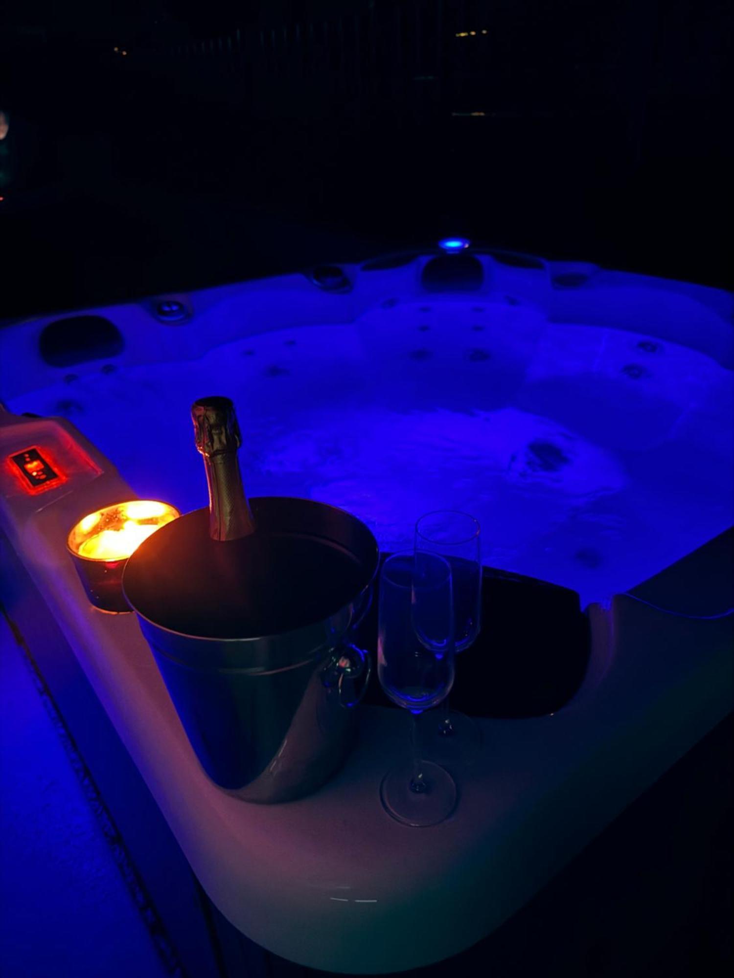 Beach Haven House With Pool And Jacuzzi Каштела Екстер'єр фото
